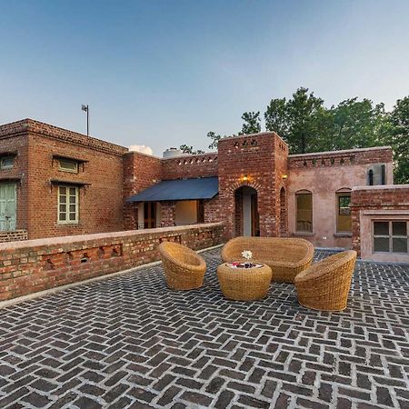 Stayvista'S Peepal Haveli - Rustic Kothi With Terrace, Breathtaking View & Bonfire Narainpur  Exteriör bild