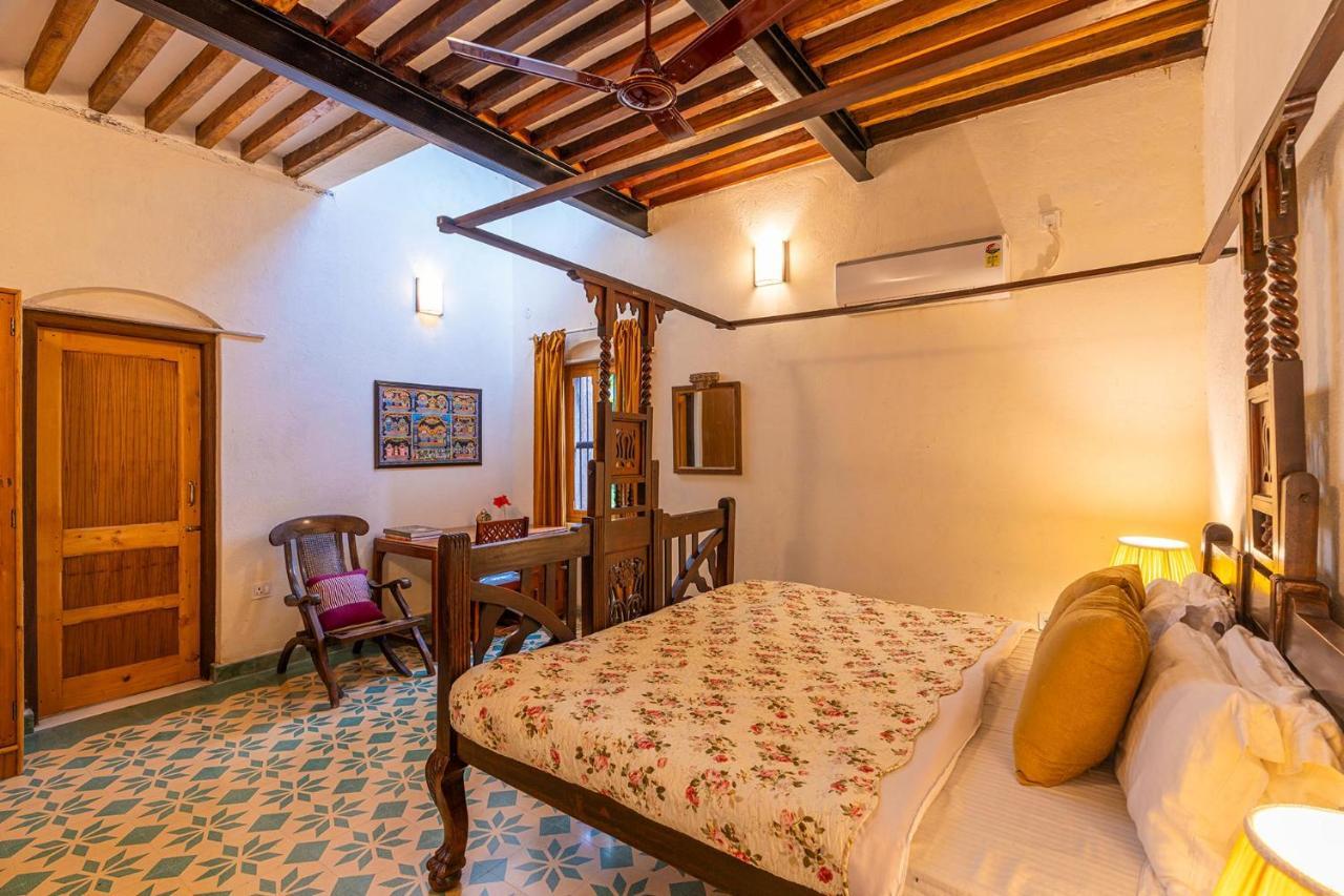Stayvista'S Peepal Haveli - Rustic Kothi With Terrace, Breathtaking View & Bonfire Narainpur  Exteriör bild