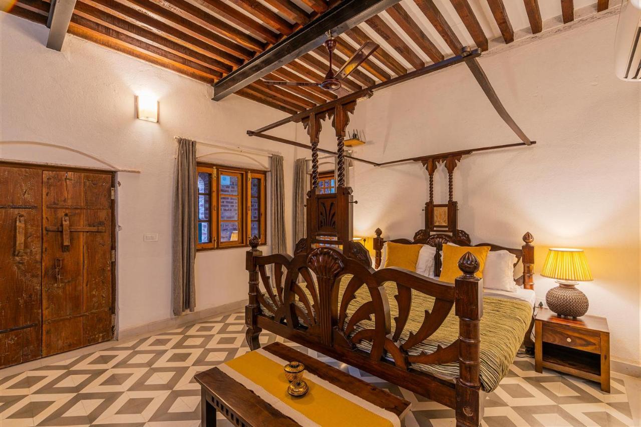 Stayvista'S Peepal Haveli - Rustic Kothi With Terrace, Breathtaking View & Bonfire Narainpur  Exteriör bild